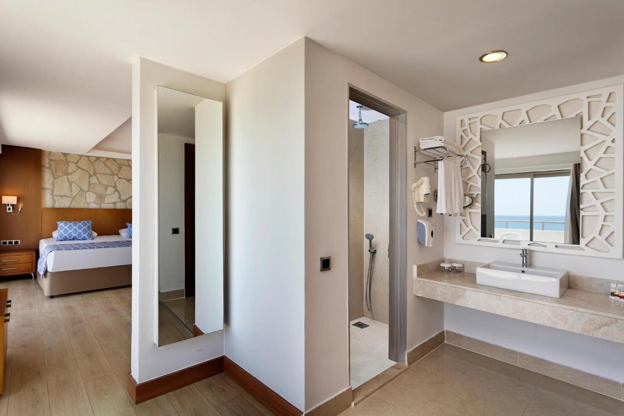 Hotel FUN&SUN Life Belek Zimmer foto