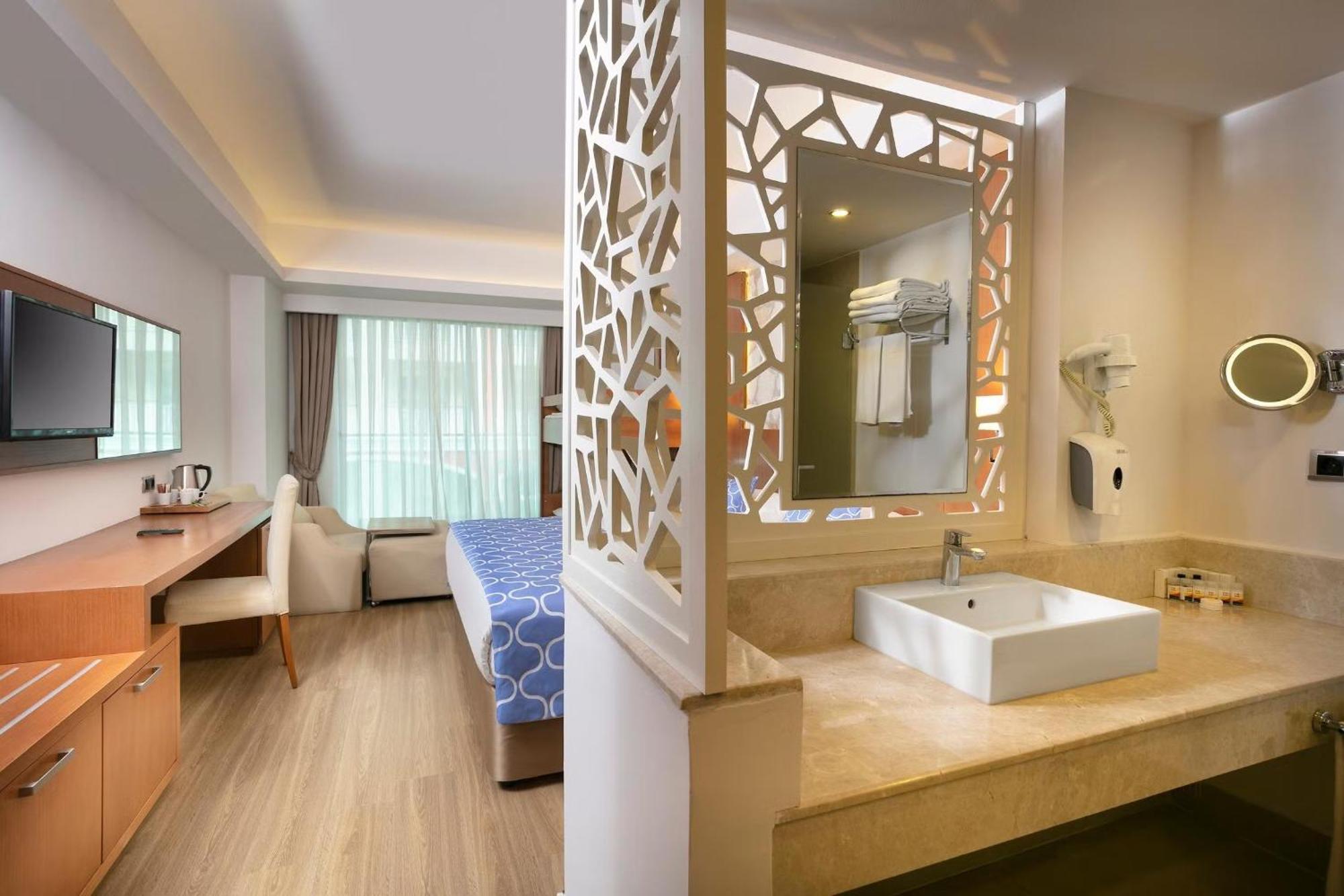 Hotel FUN&SUN Life Belek Zimmer foto